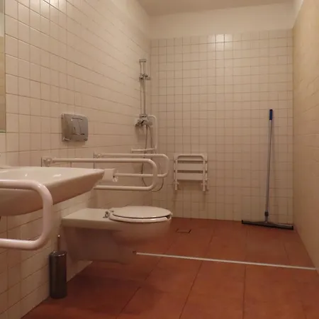 Hotel Dobry Zakatek Dom Rekolekcyjny Konstancin-Jeziorna Exteriér fotografie
