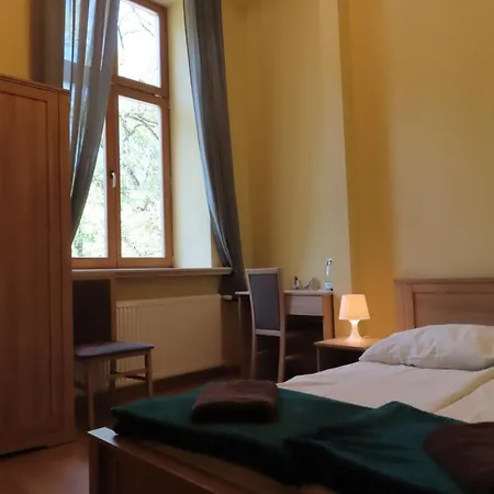 Hotel Dobry Zakatek Dom Rekolekcyjny Konstancin-Jeziorna Exteriér fotografie