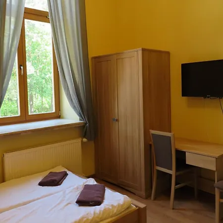Hotel Dobry Zakatek Dom Rekolekcyjny Konstancin-Jeziorna Exteriér fotografie