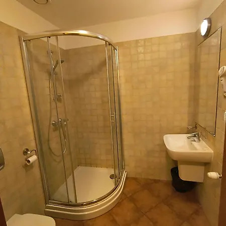 Hotel Dobry Zakatek Dom Rekolekcyjny Konstancin-Jeziorna Exteriér fotografie