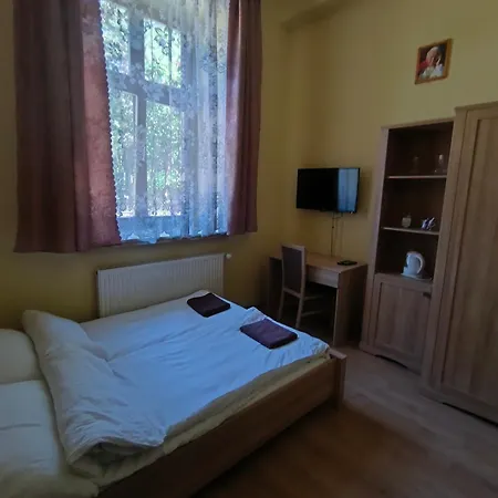 Hotel Dobry Zakatek Dom Rekolekcyjny Konstancin-Jeziorna Exteriér fotografie