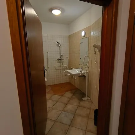 Hotel Dobry Zakatek Dom Rekolekcyjny Konstancin-Jeziorna Exteriér fotografie