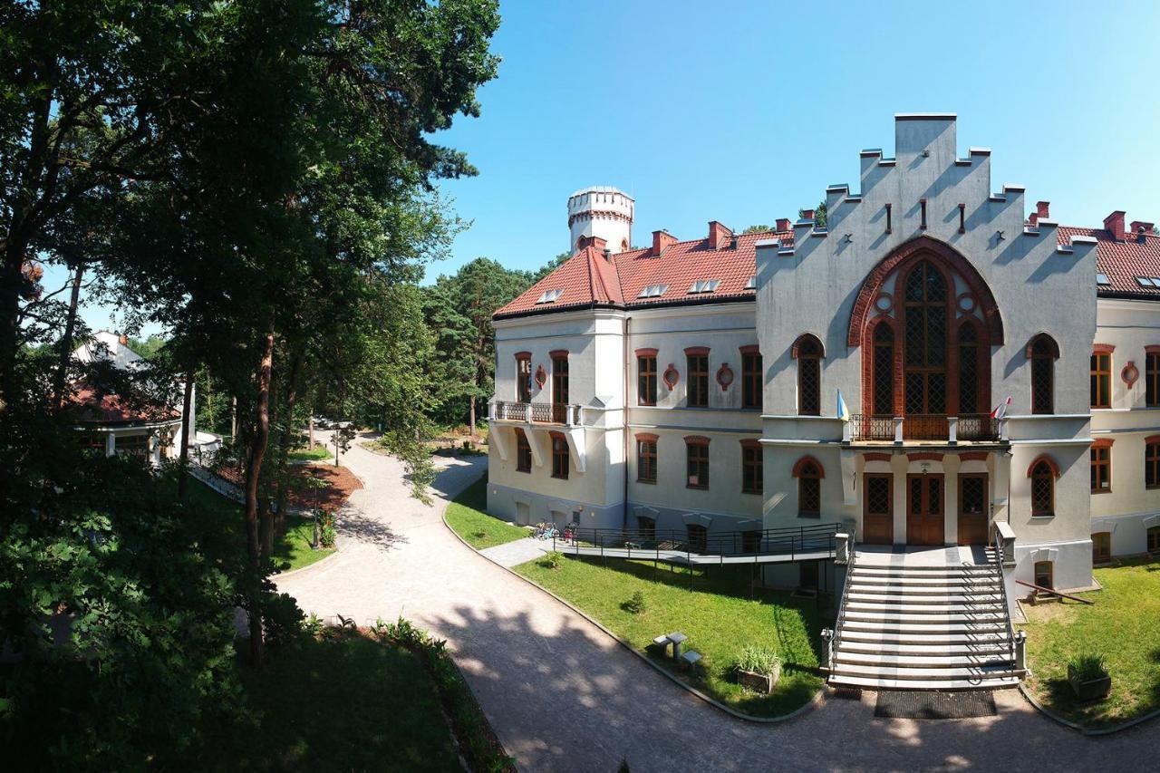 Prázdninový areál Dobry Zakatek Dom Rekolekcyjny Konstancin-Jeziorna